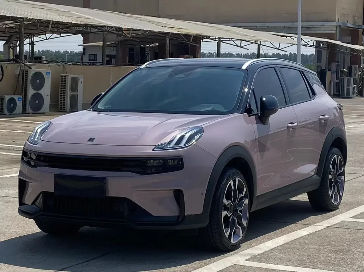 Lynk & Co 06