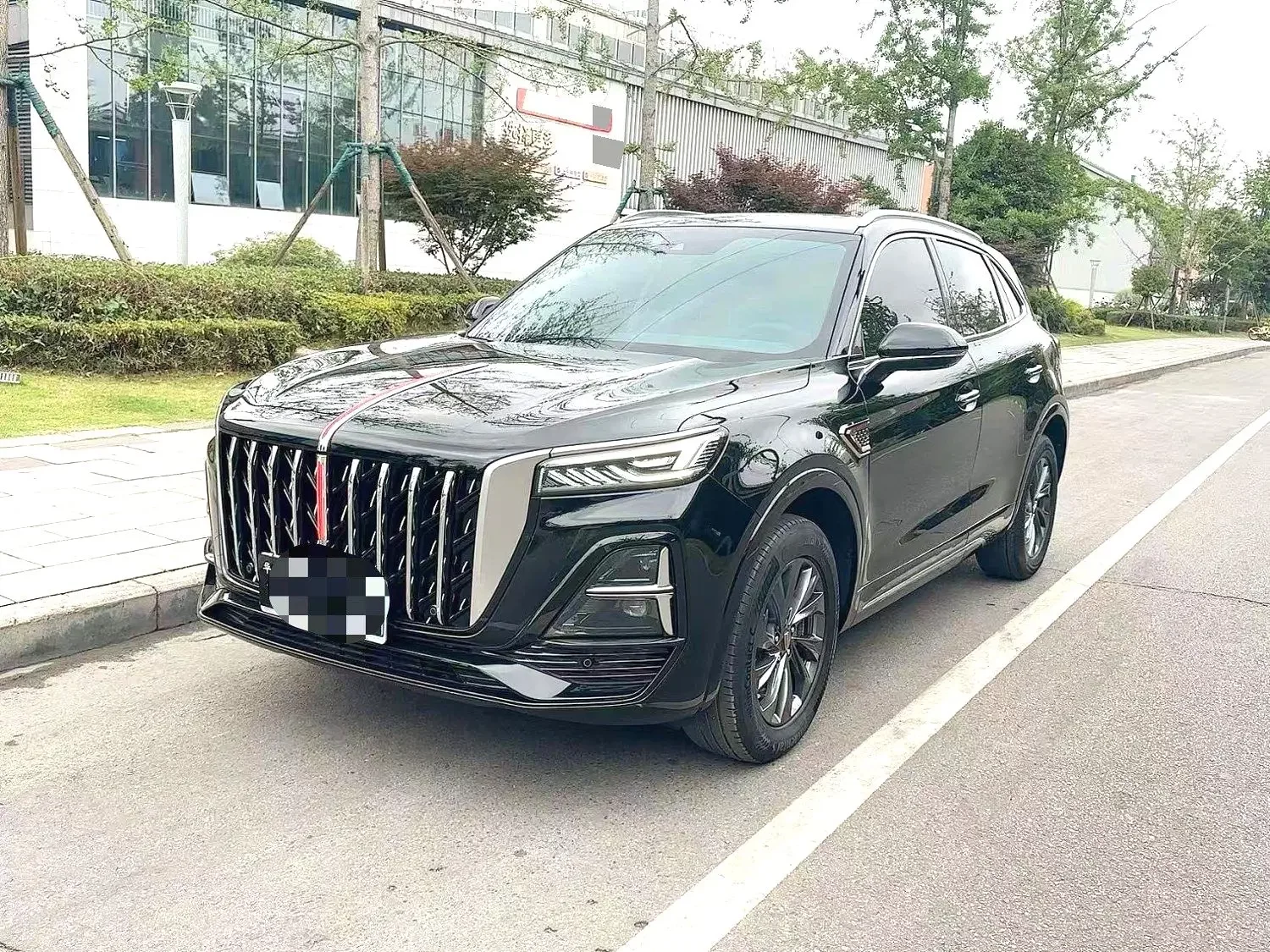 Hongqi HS5