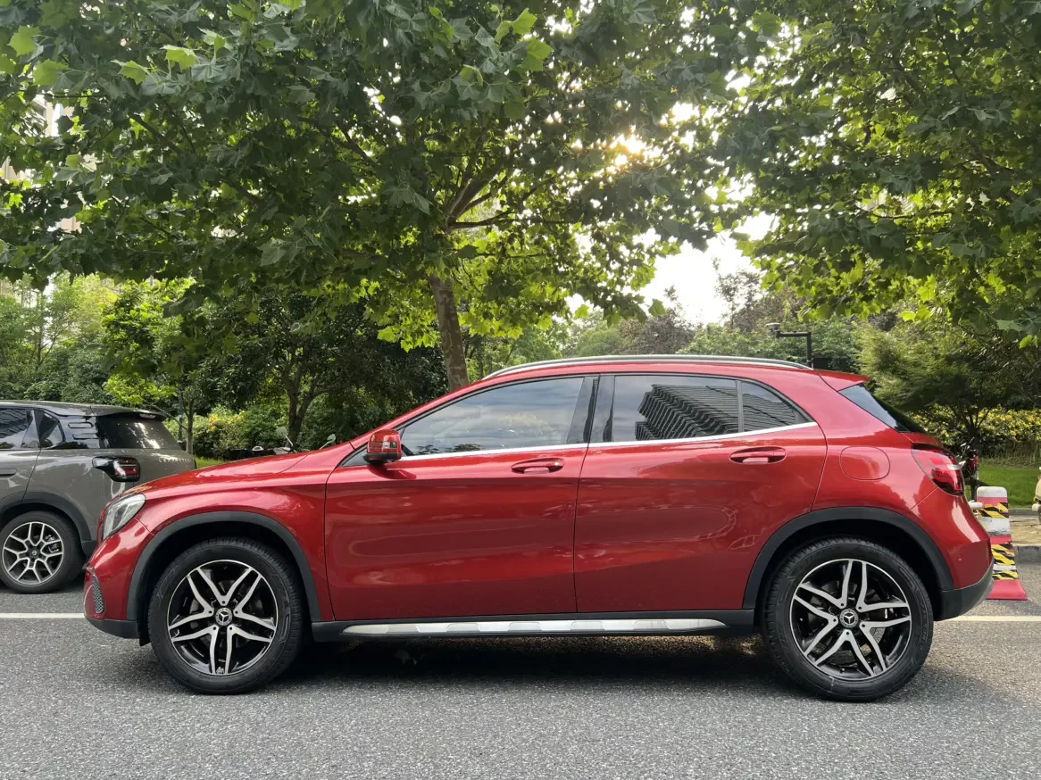 Mercedes-Benz GLA