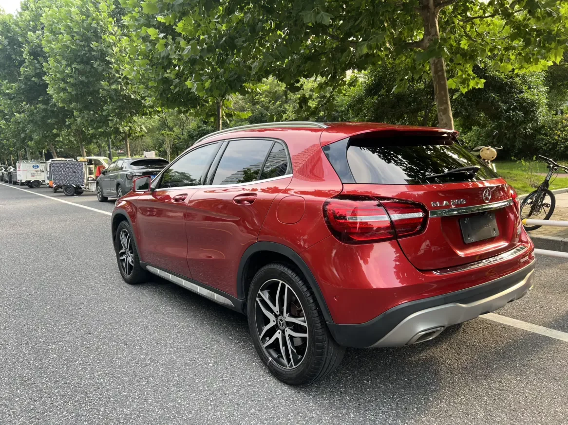 Mercedes-Benz GLA