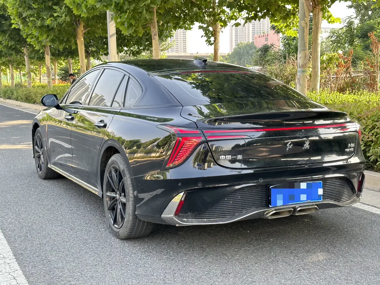 Hongqi H6