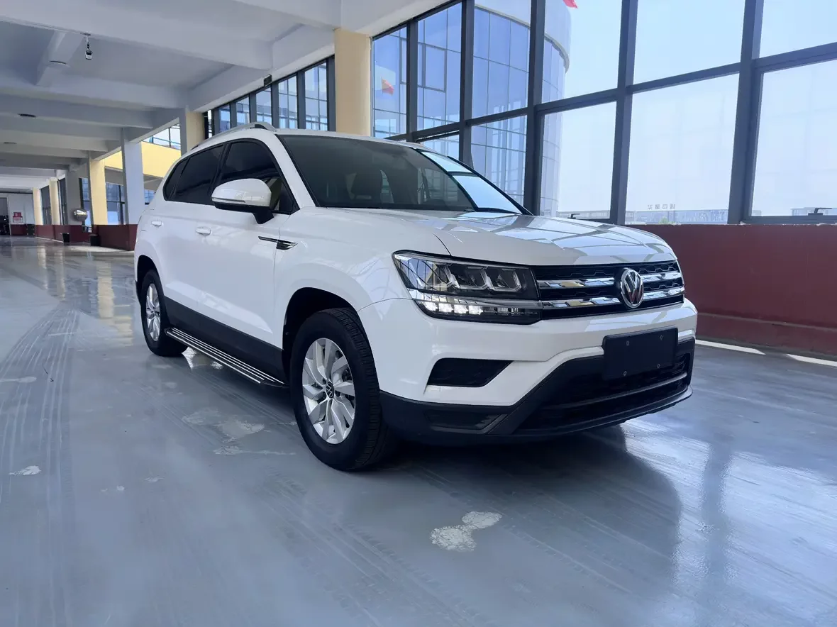 Volkswagen Tharu