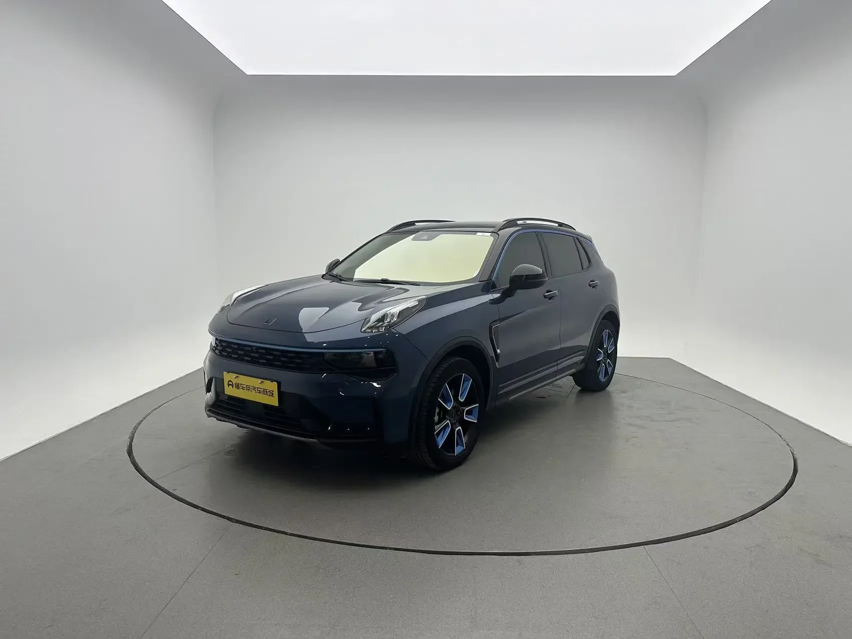 Lynk & Co 01