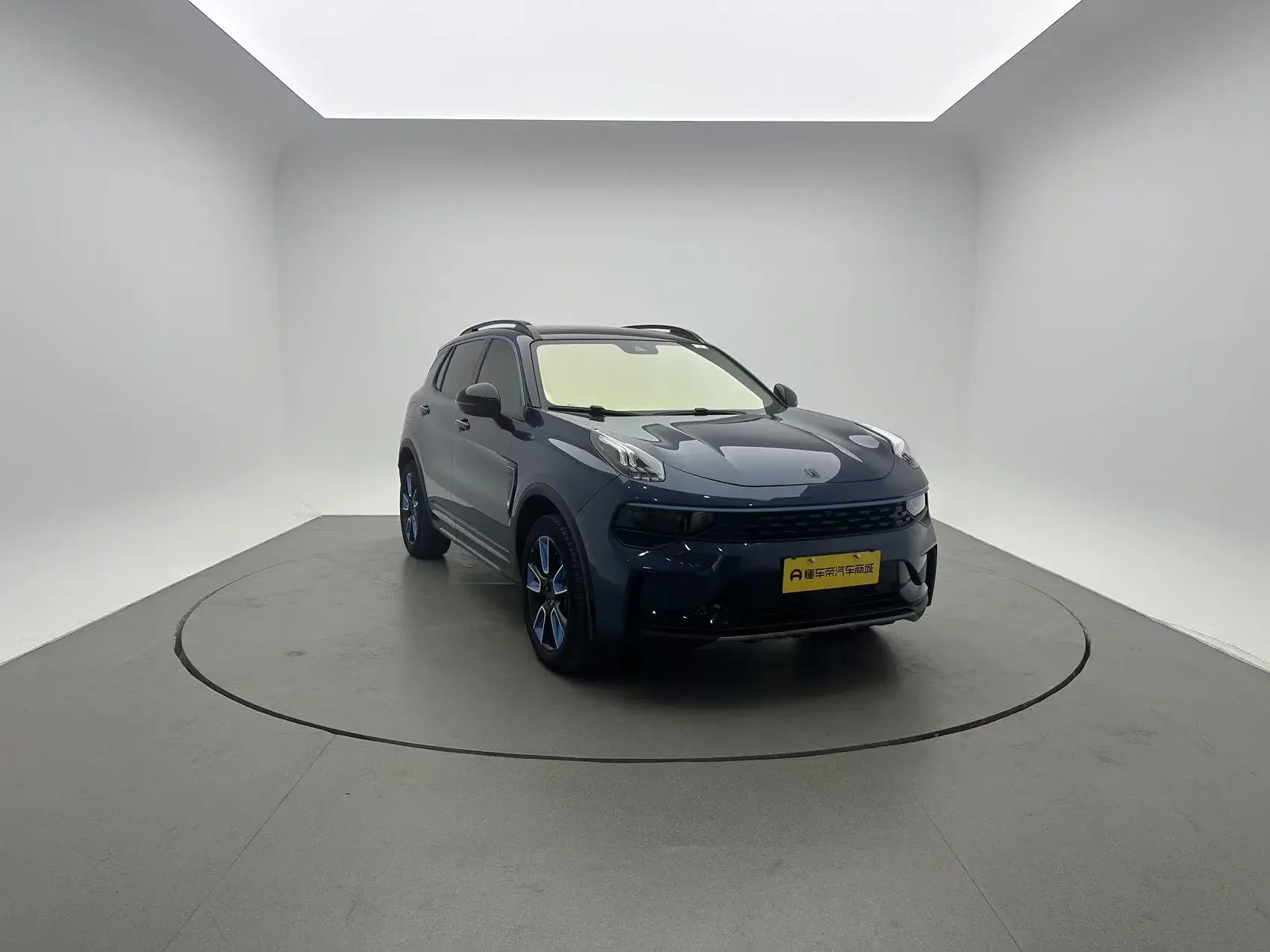 Lynk & Co 01