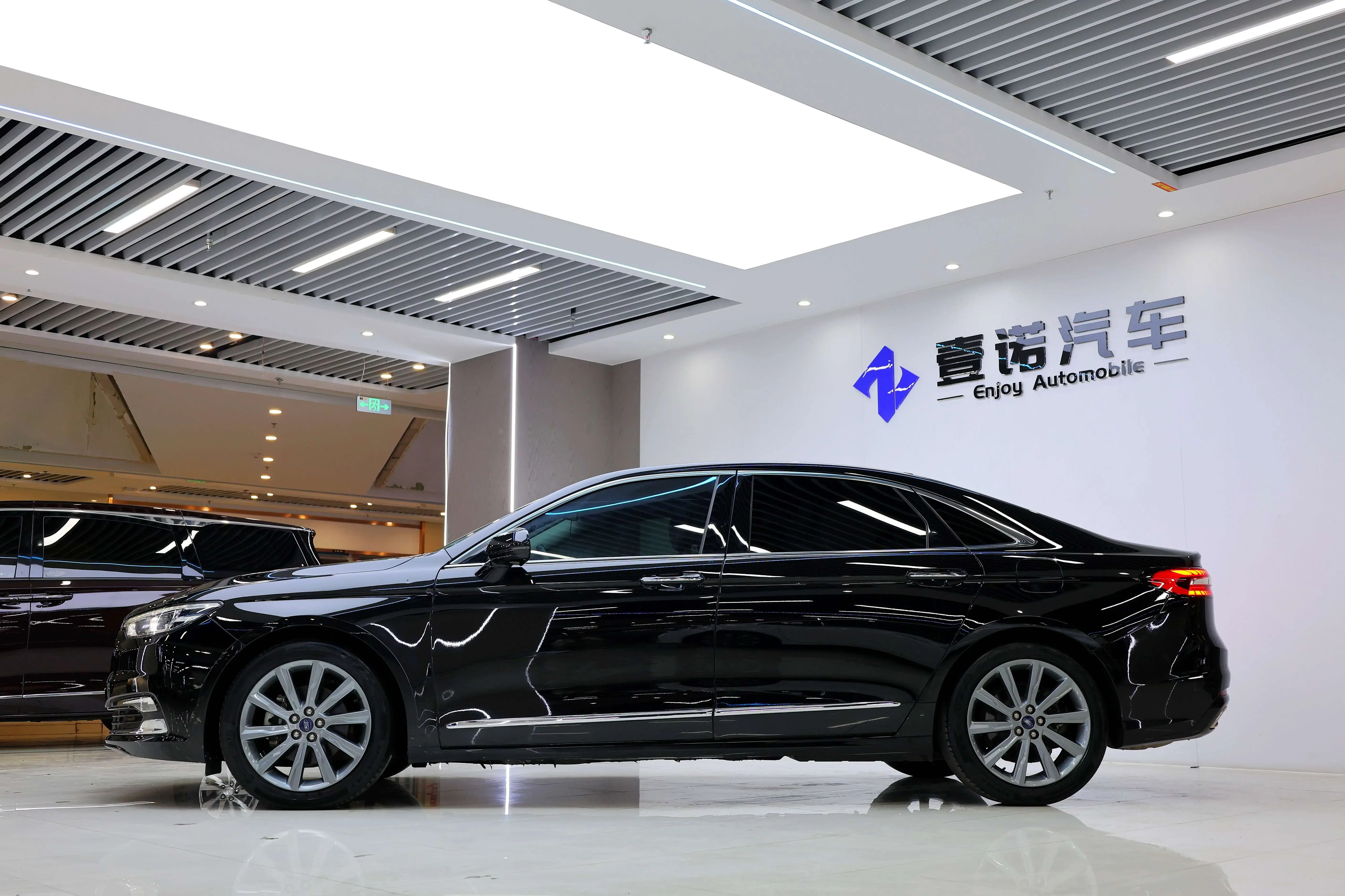 Ford Taurus