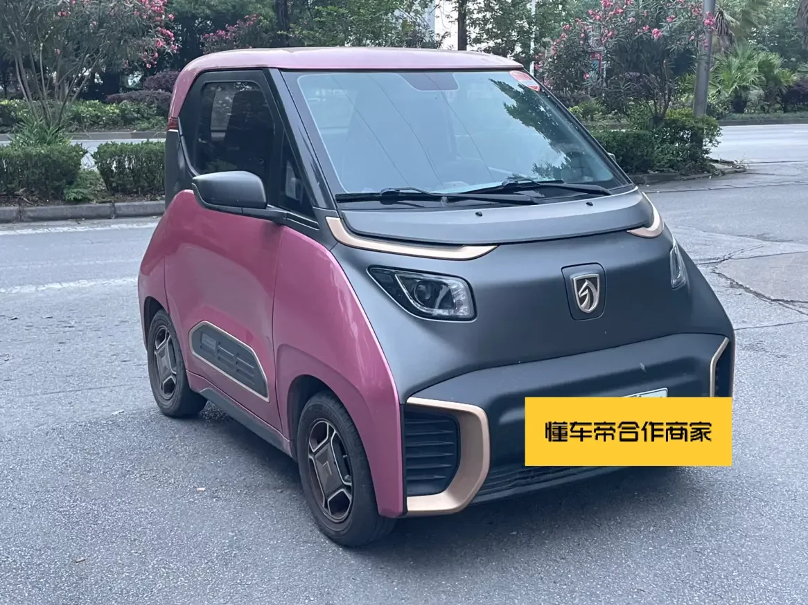 Baojun E200