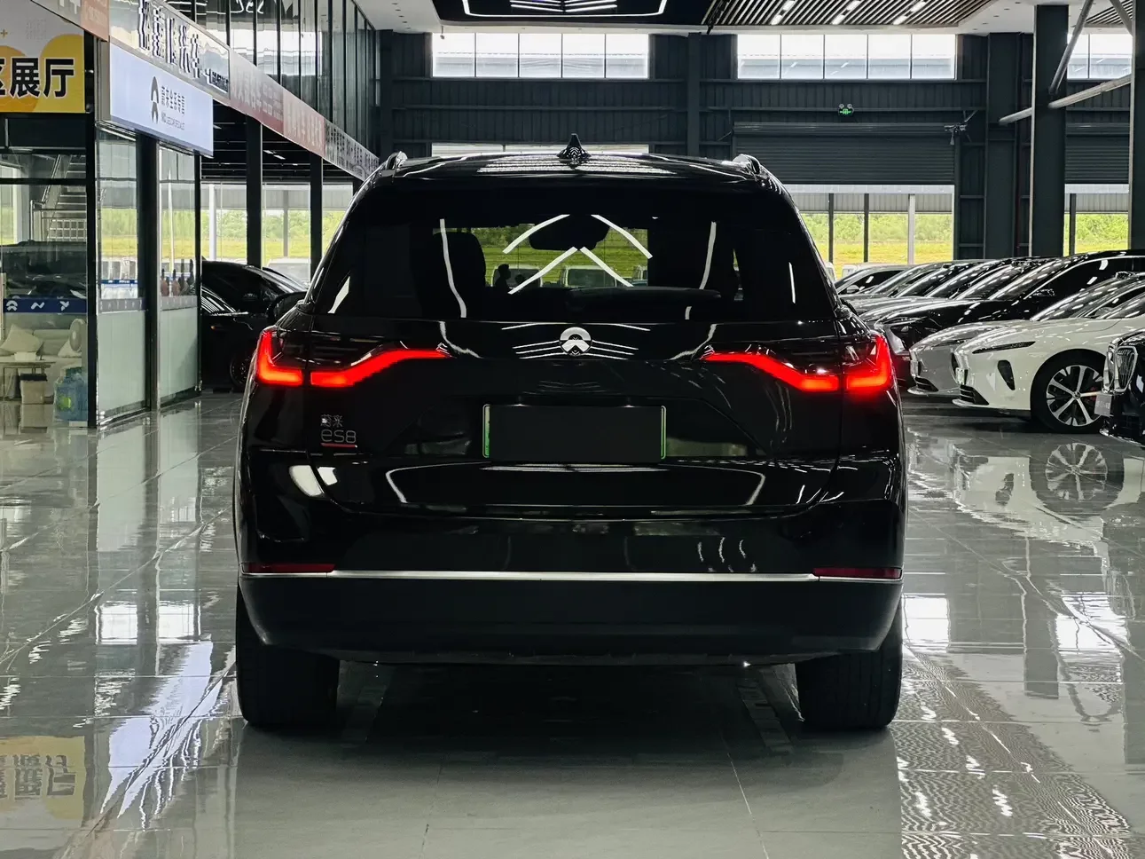 NIO ES8