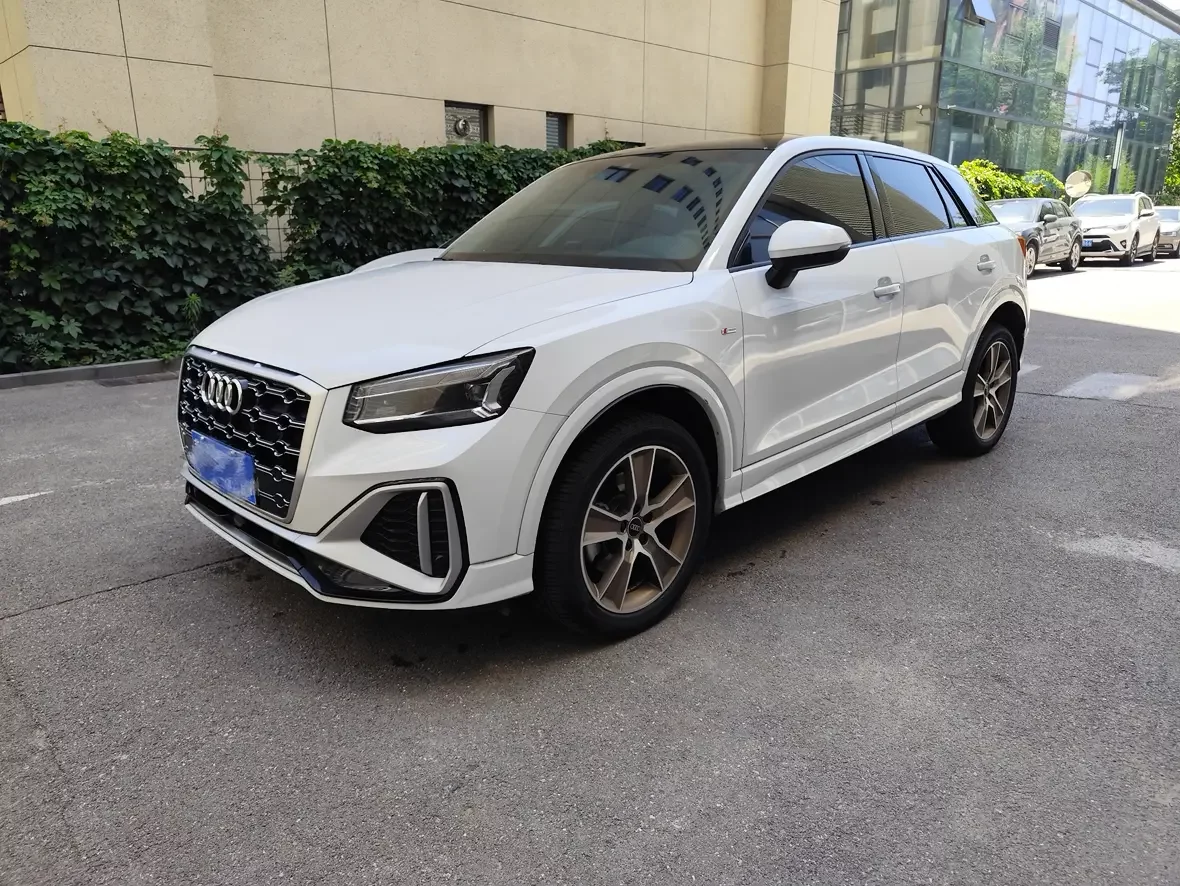 Audi Q2L