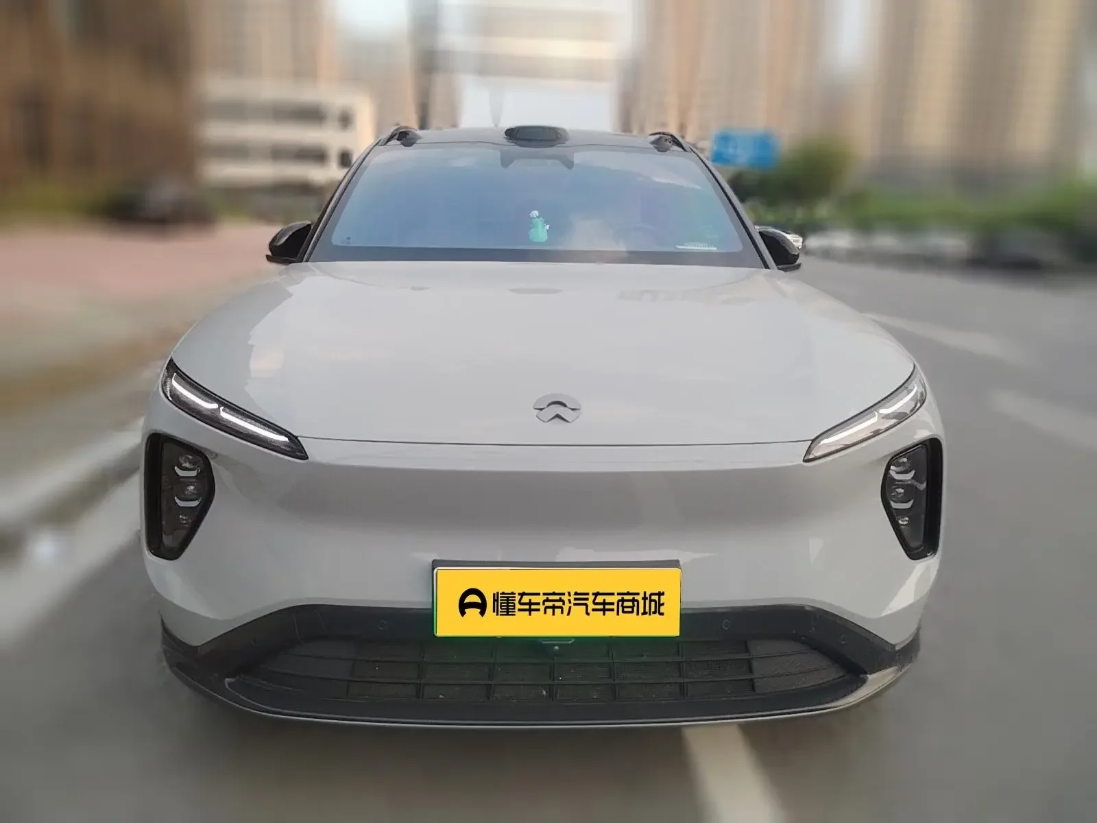 NIO ES6