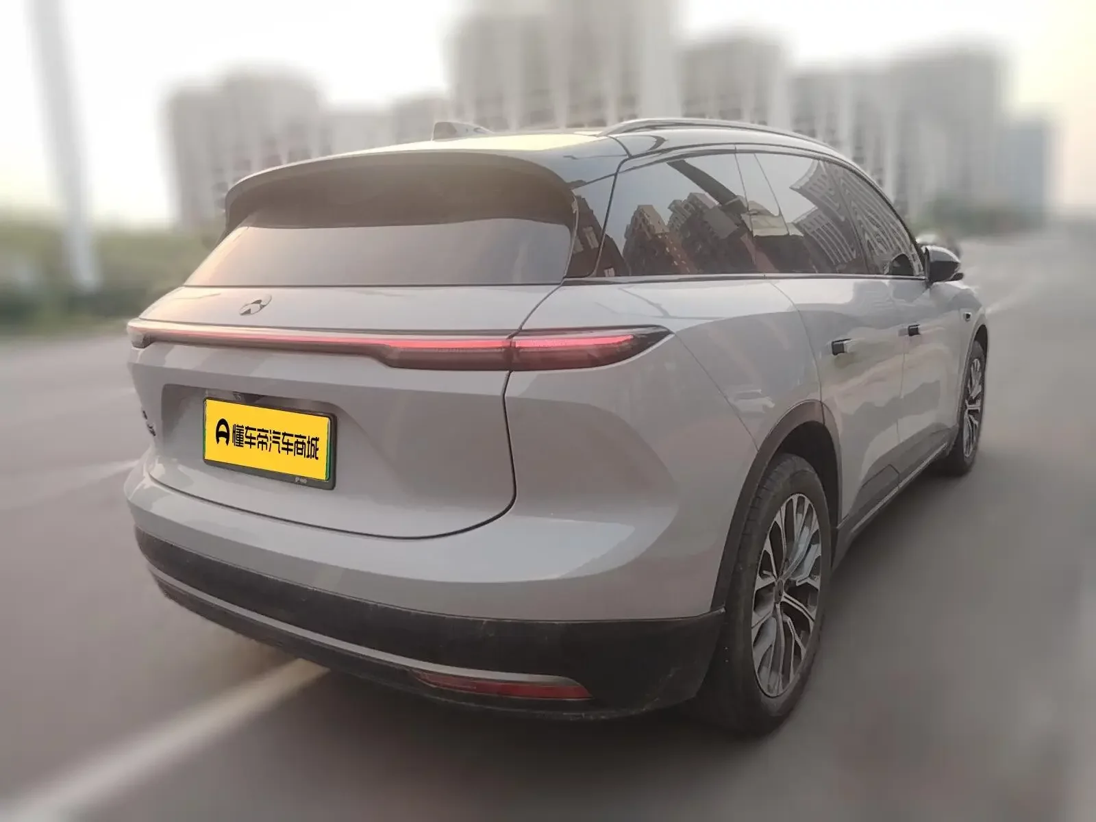 NIO ES6