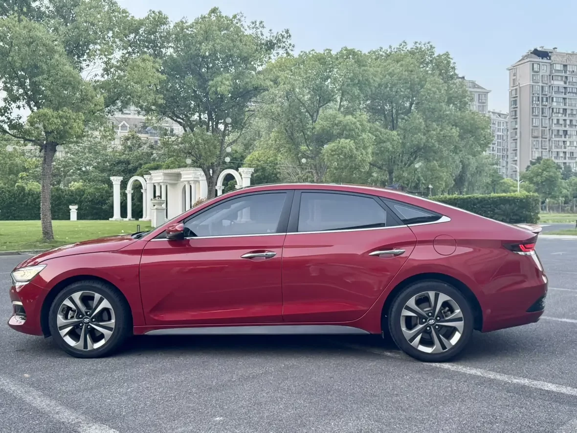 Hyundai Lafesta