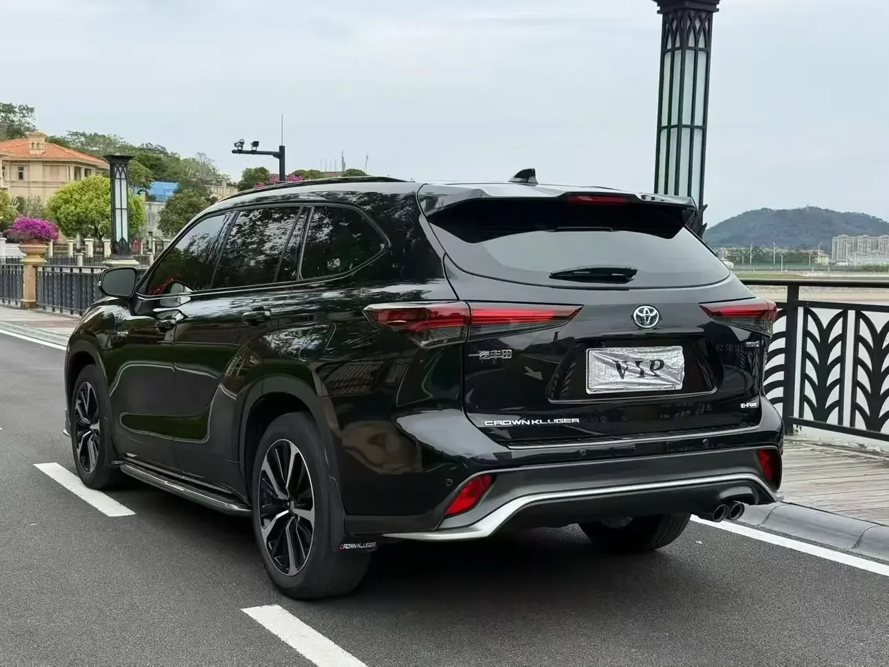 Toyota Crown Kluger