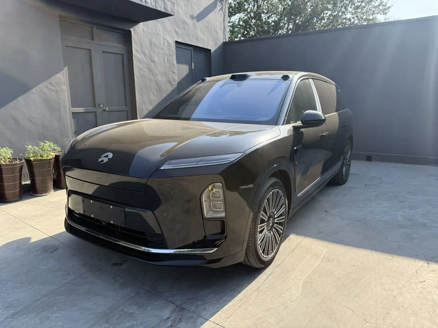 NIO ES8