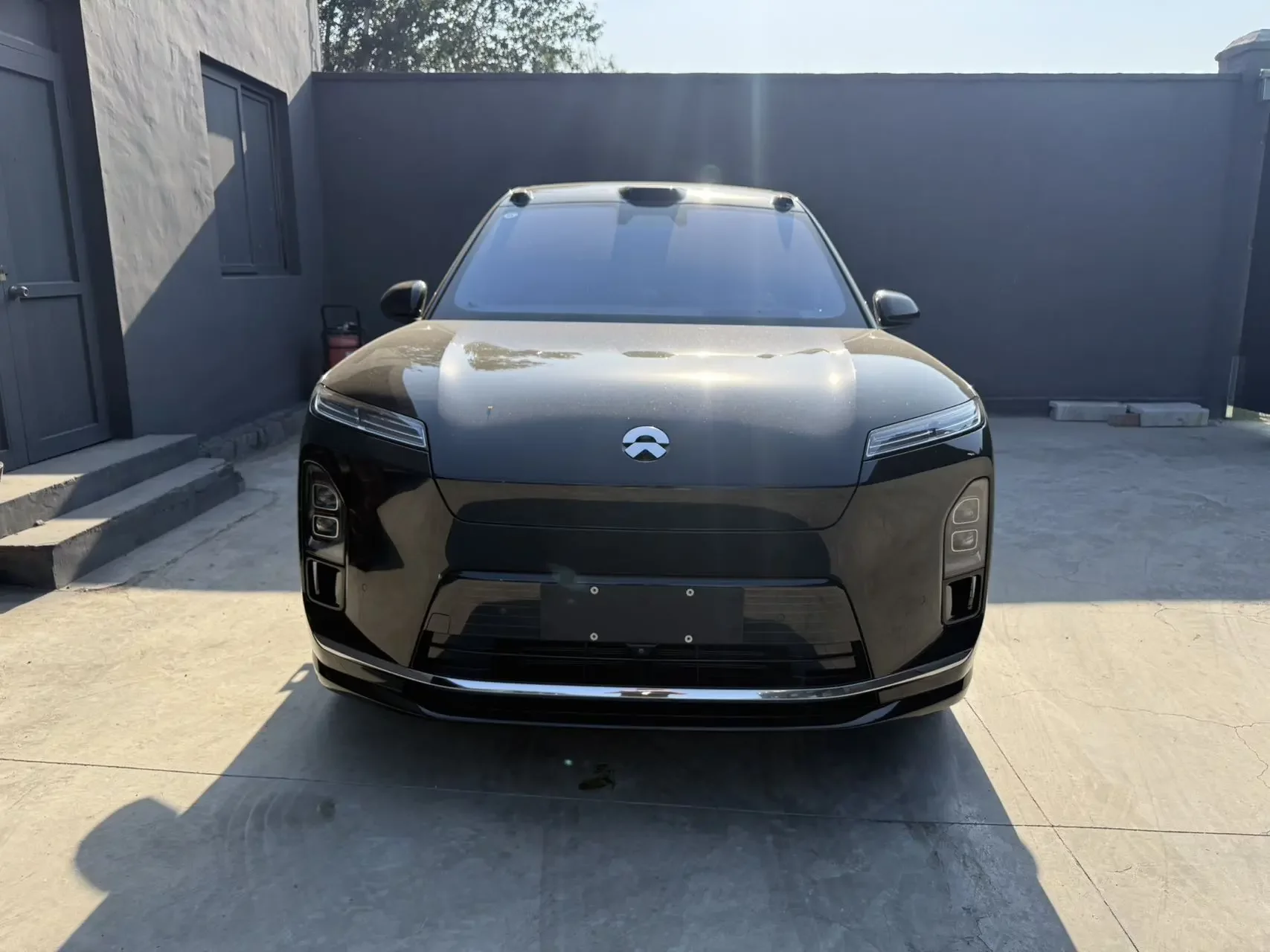 NIO ES8