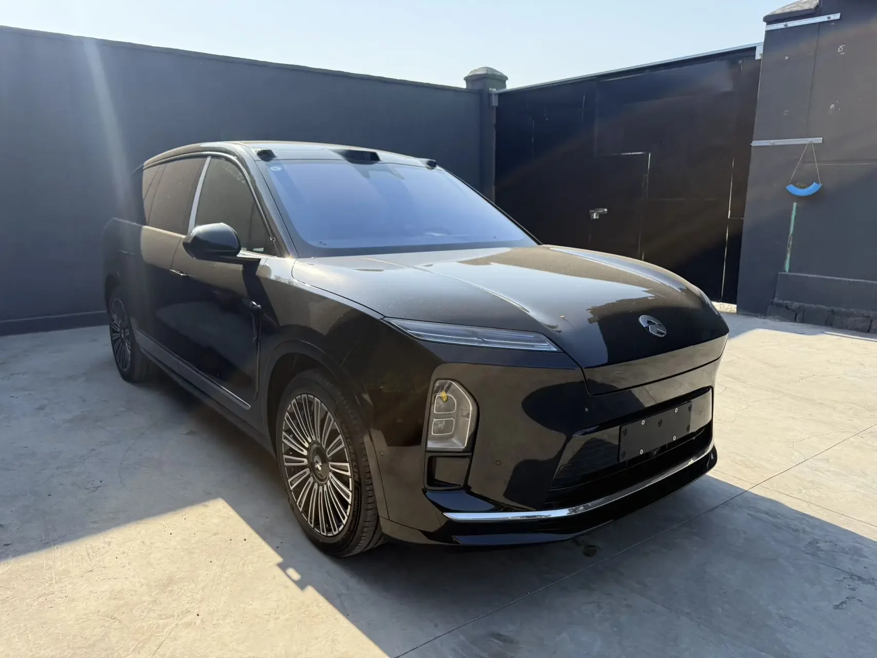 NIO ES8