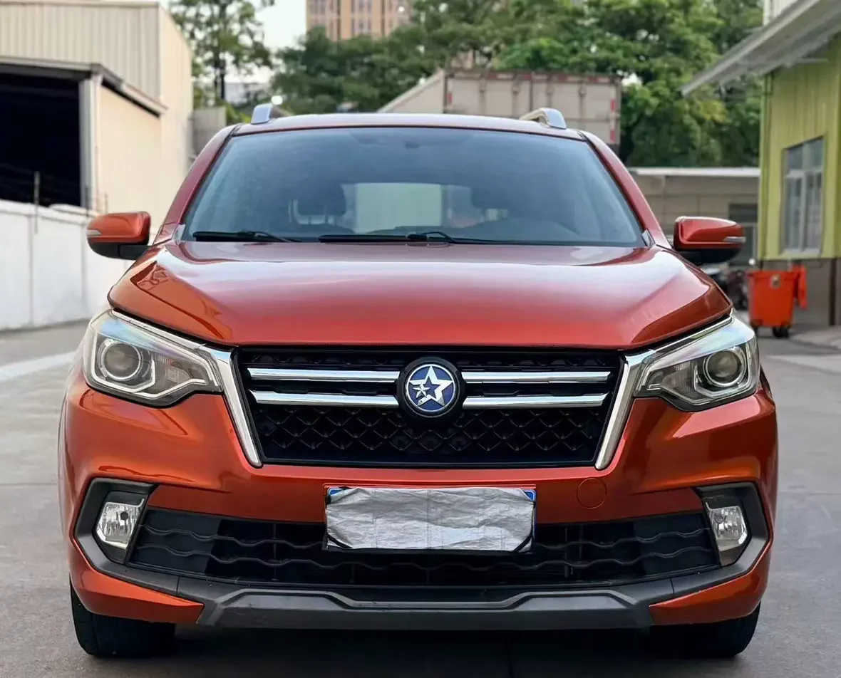 Kai Chen Venucia T70