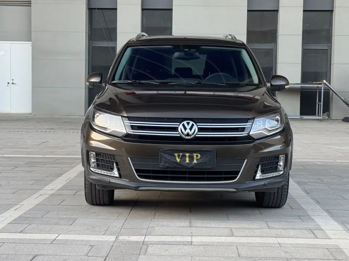 Volkswagen Tiguan (Tharu)