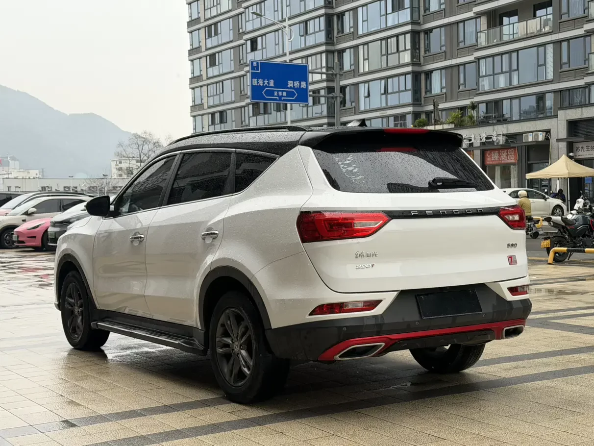 Dongfeng Fengon 580