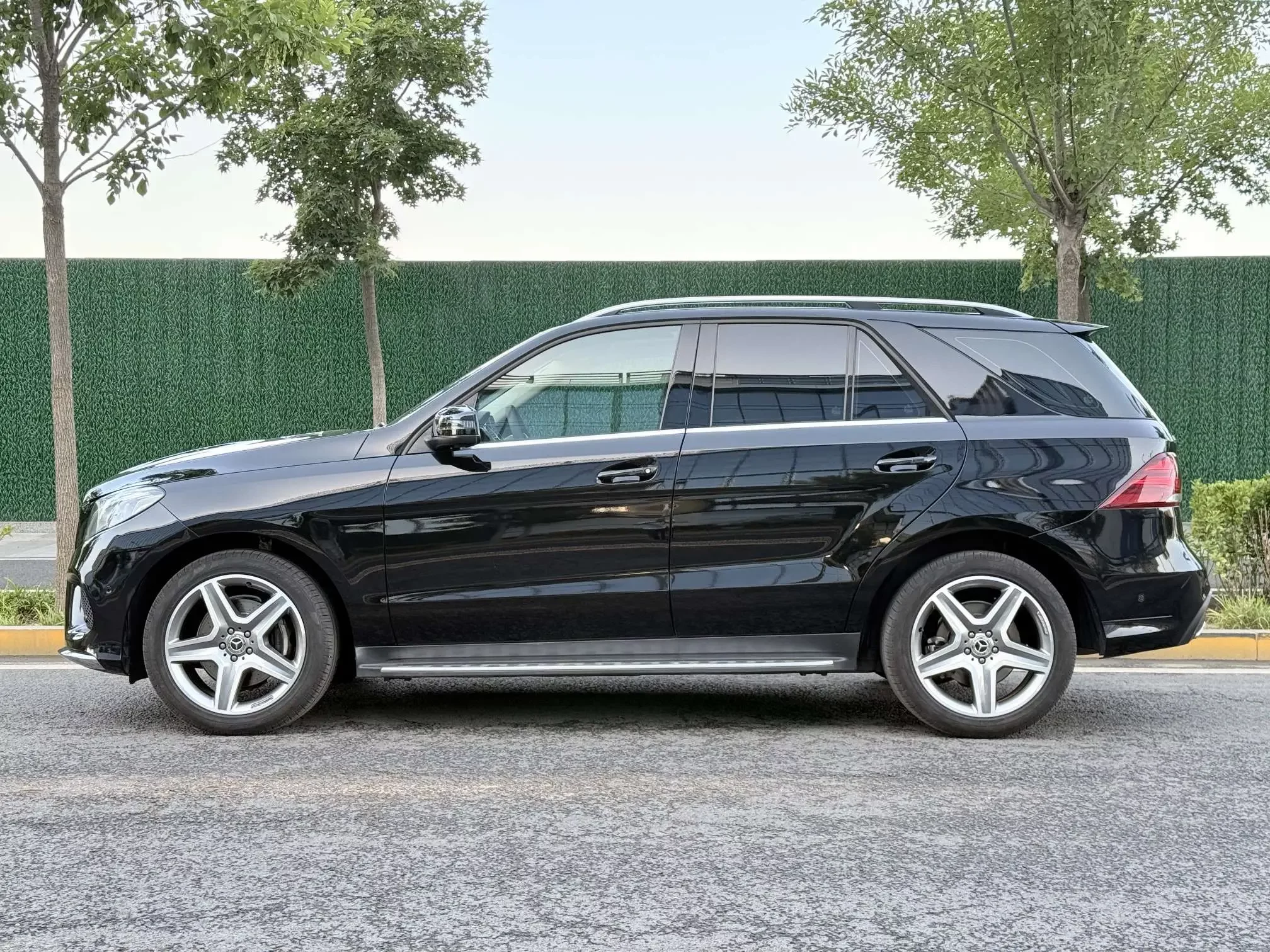 Mercedes-Benz GLE (Imported)