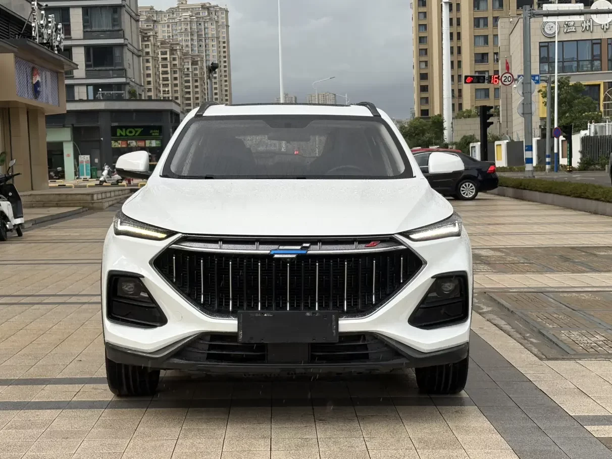 Oshan Changan Auchan X5