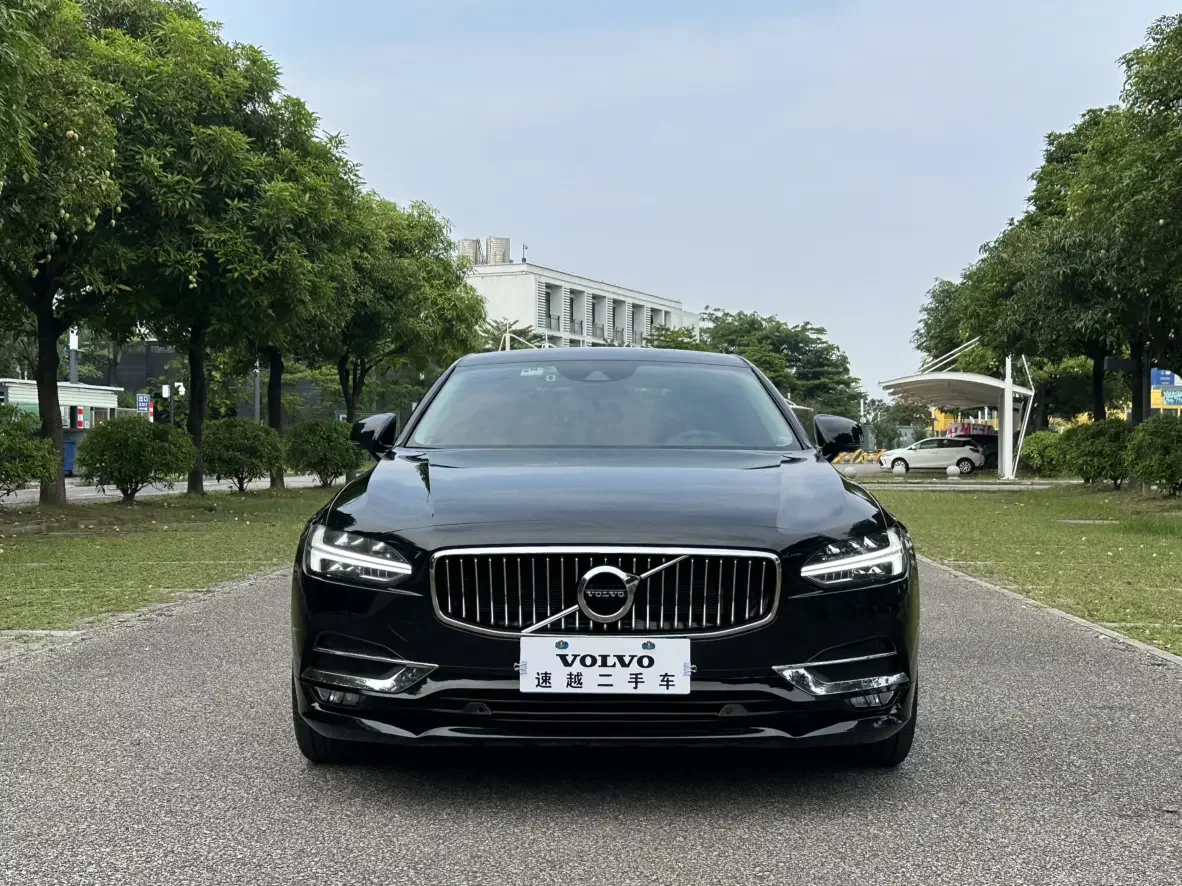 Volvo S90