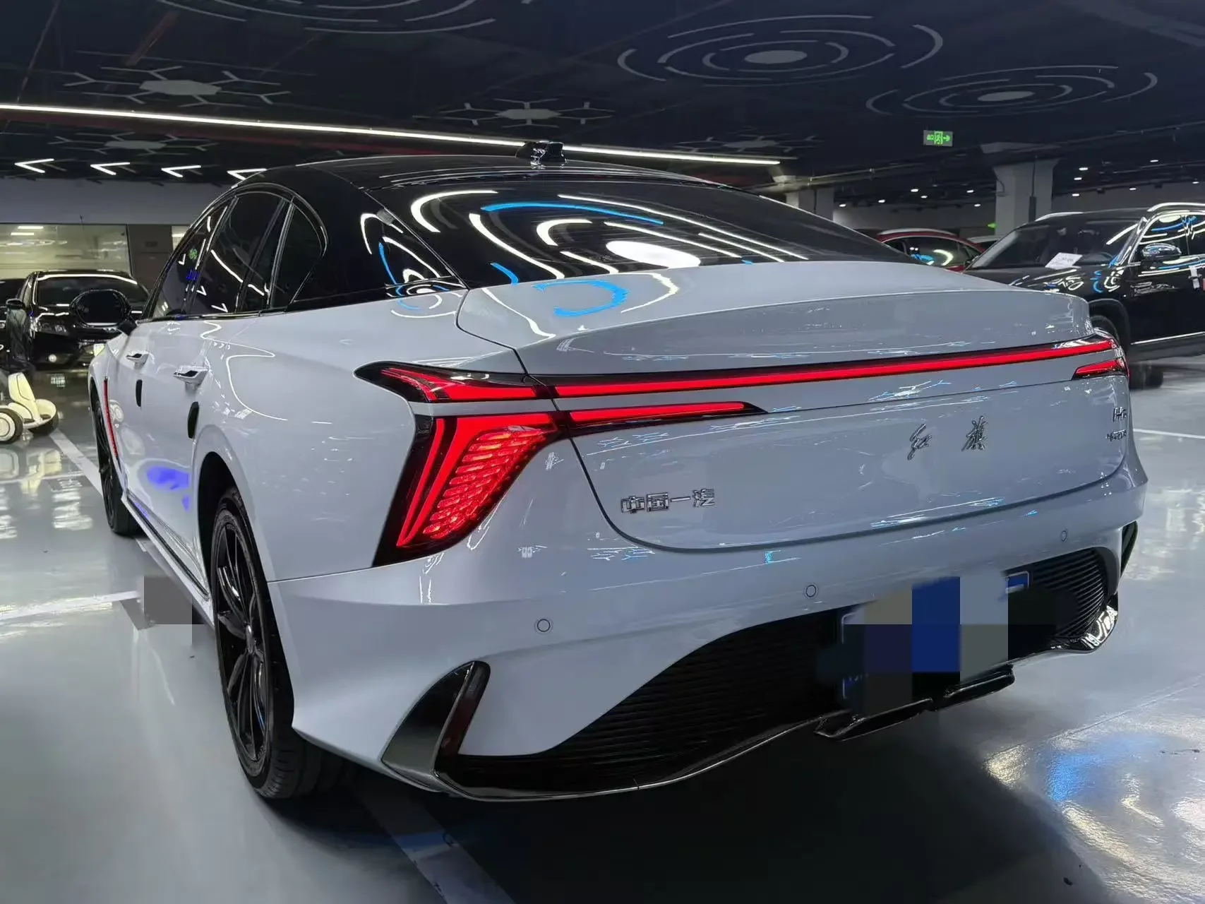 Hongqi H6