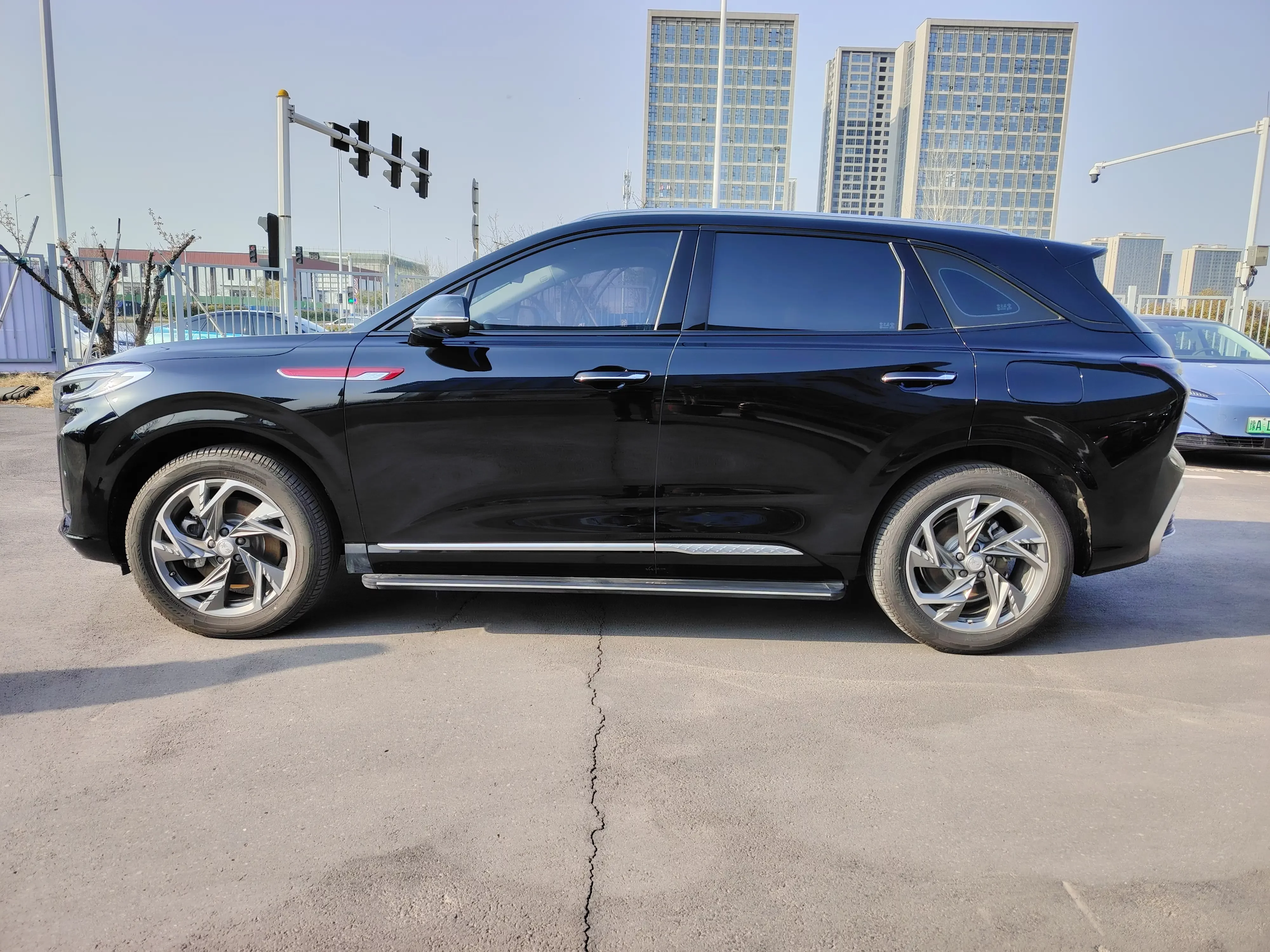 Hongqi HS3