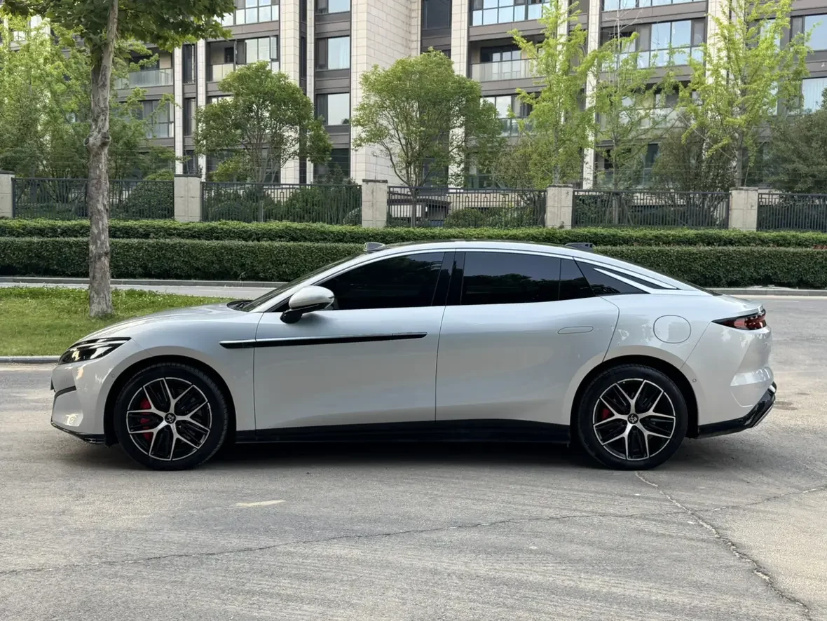 BYD Han L EV