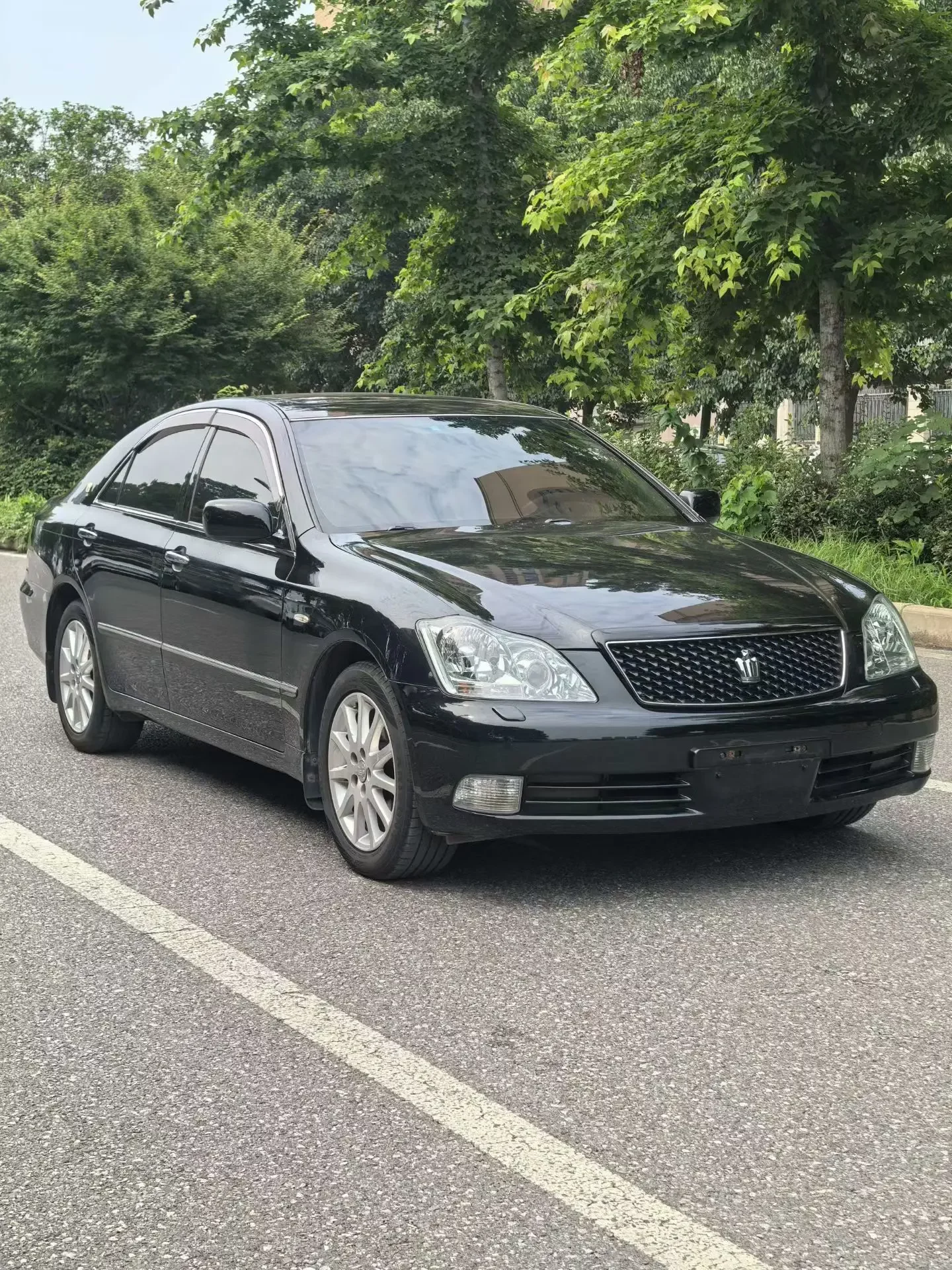 Toyota crown