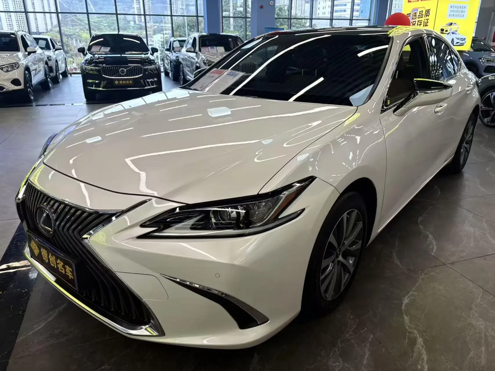 Lexus ES