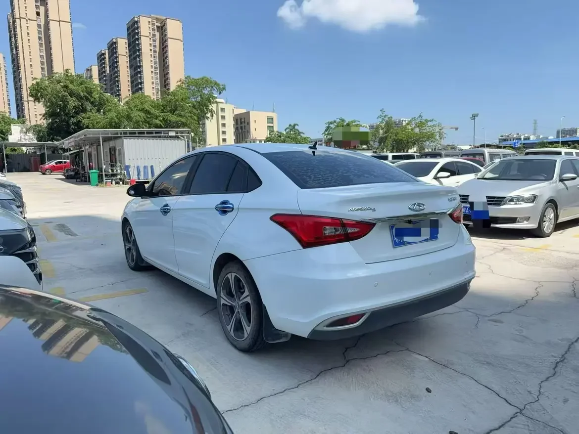 Chery Arrizo 5