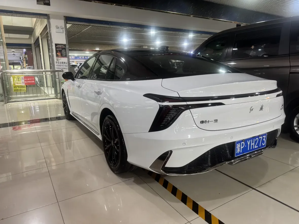 Hongqi H6