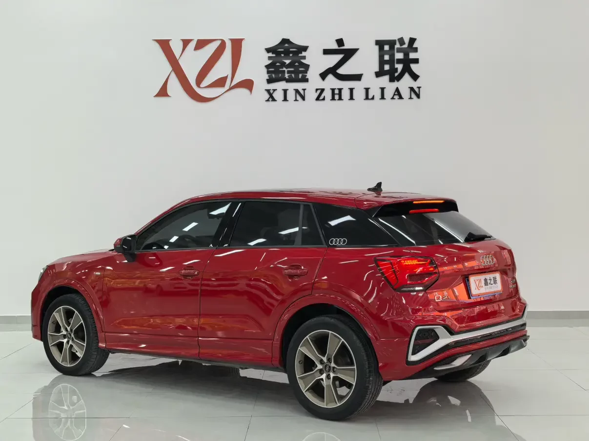 Audi Q2L