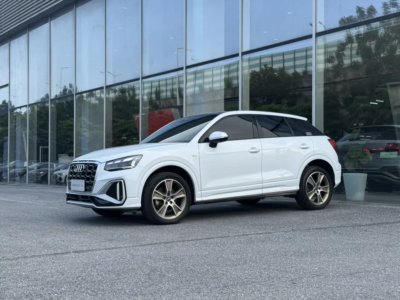Audi Q2L