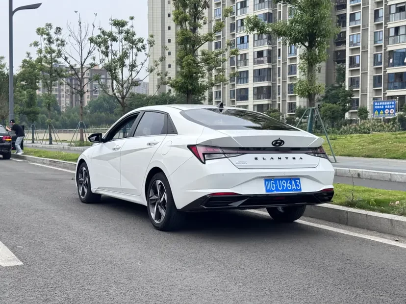 Hyundai Elantra