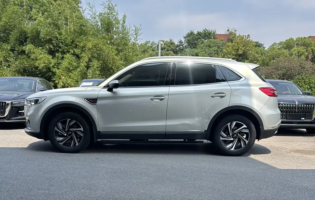 Hongqi HS5