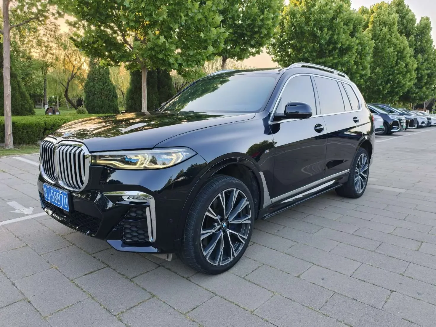 BMW X7