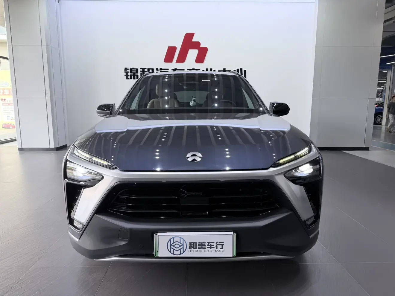 NIO ES8