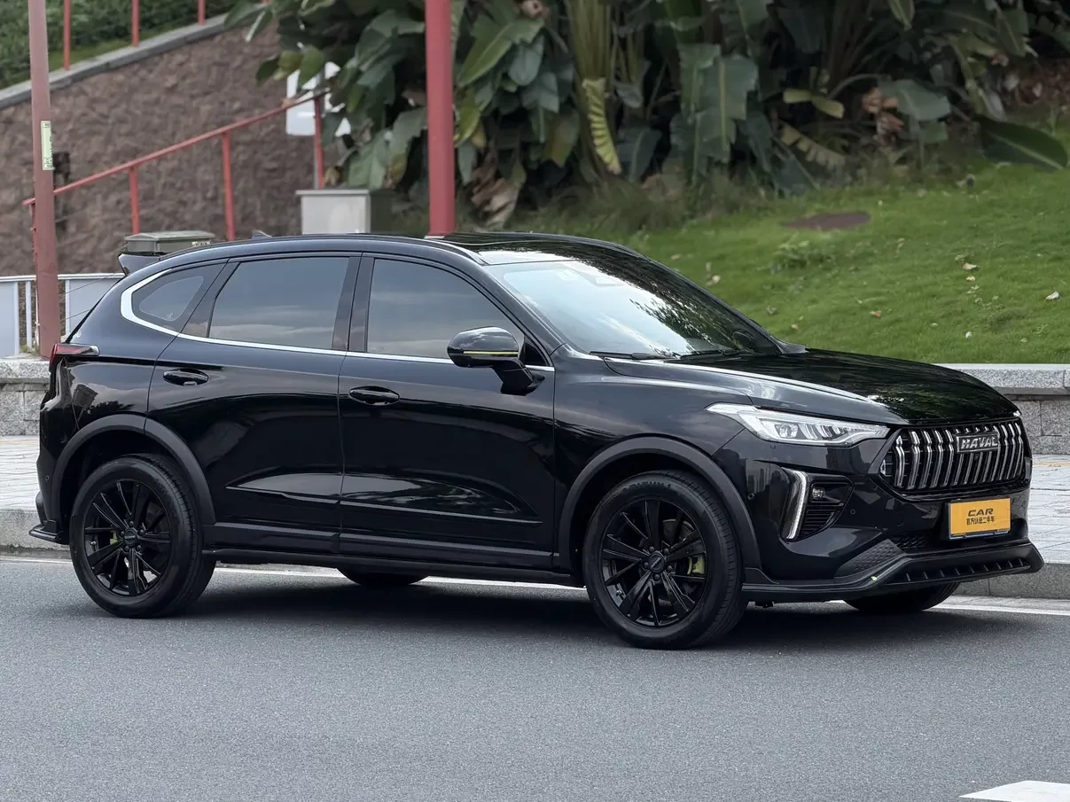 Haval Harvard Red Rabbit