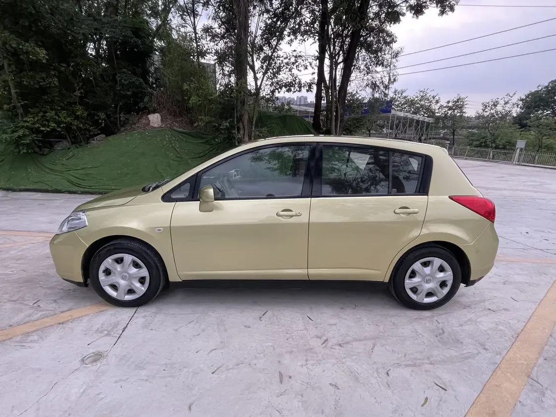 Nissan Tiida
