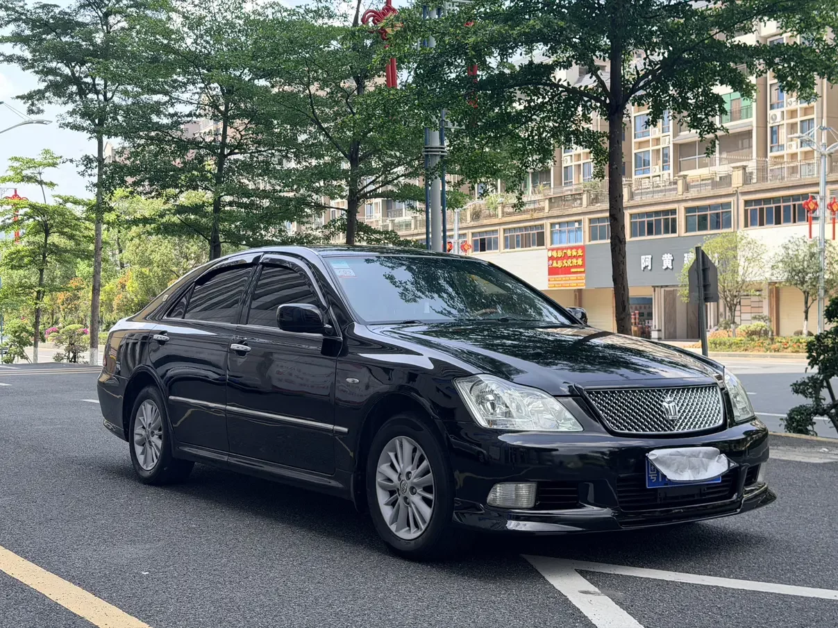 Toyota crown
