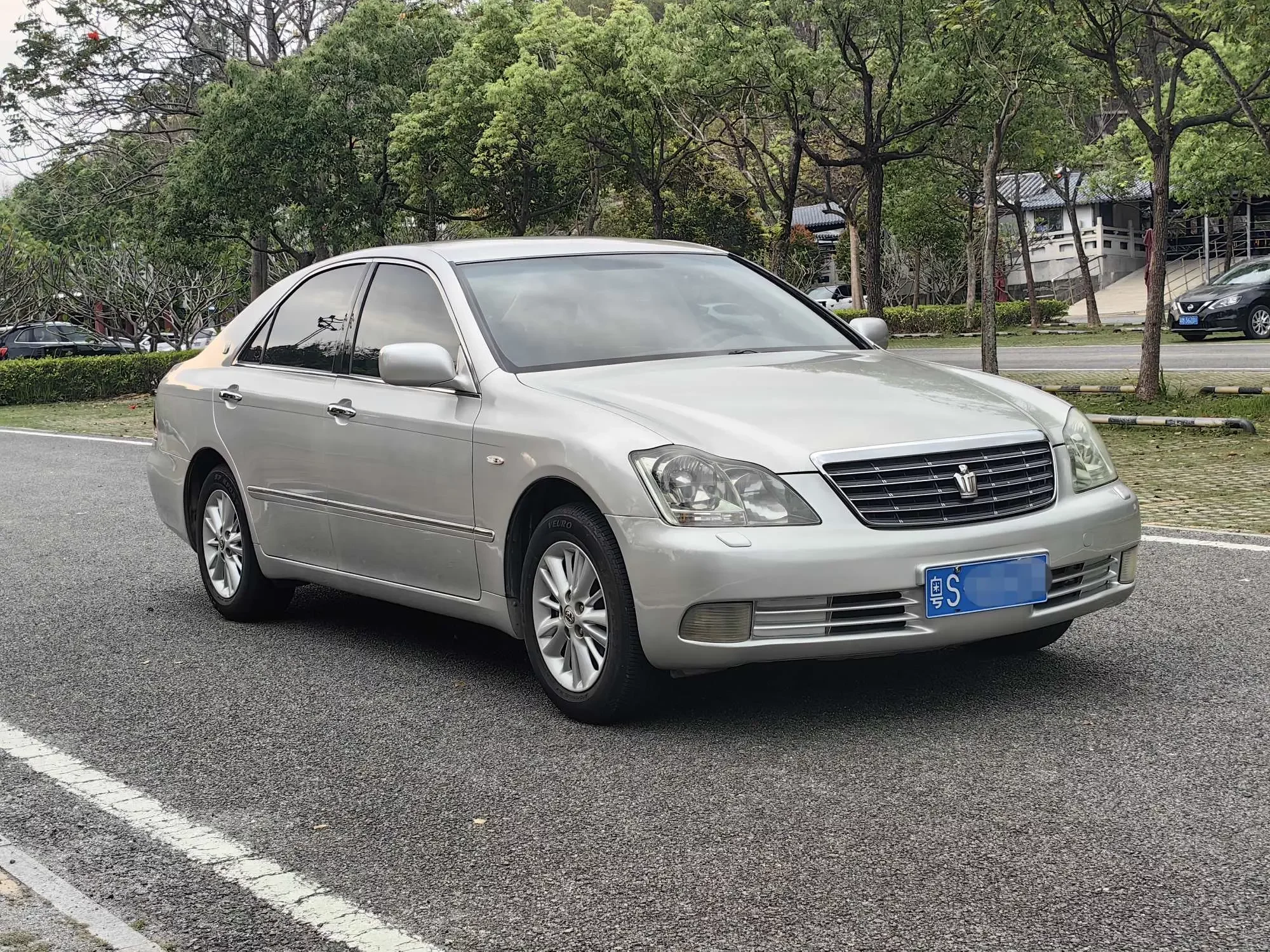 Toyota crown