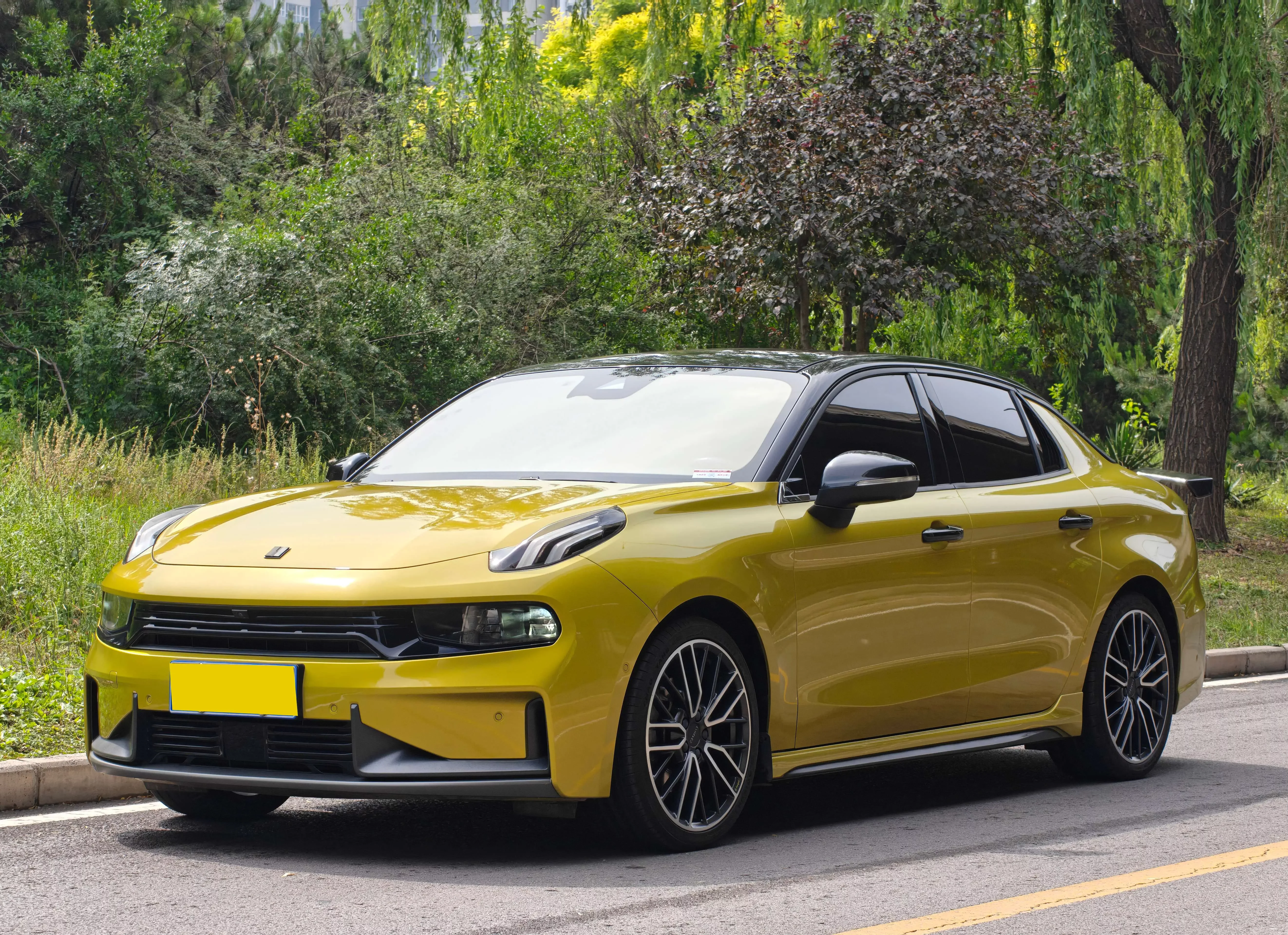 Lynk & Co 03
