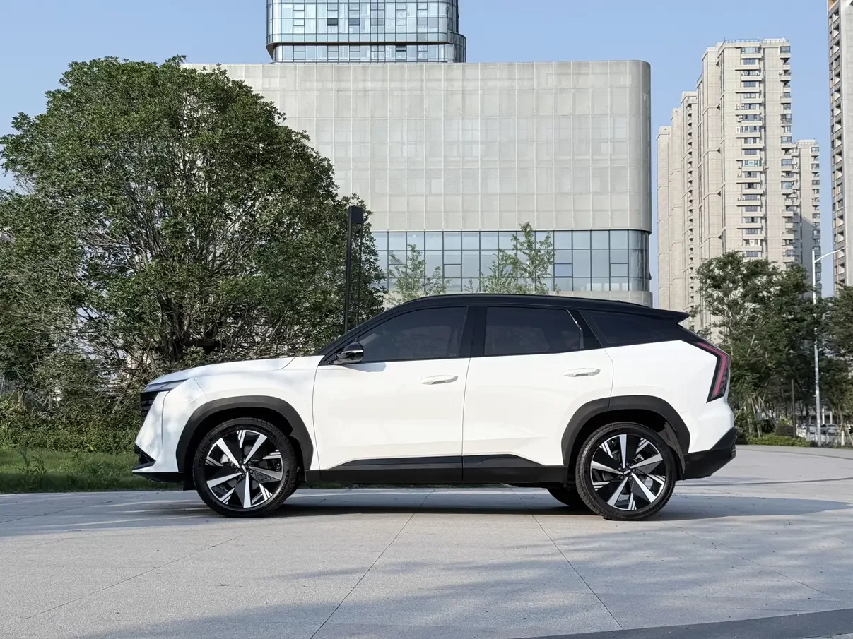 Geely Atlas L