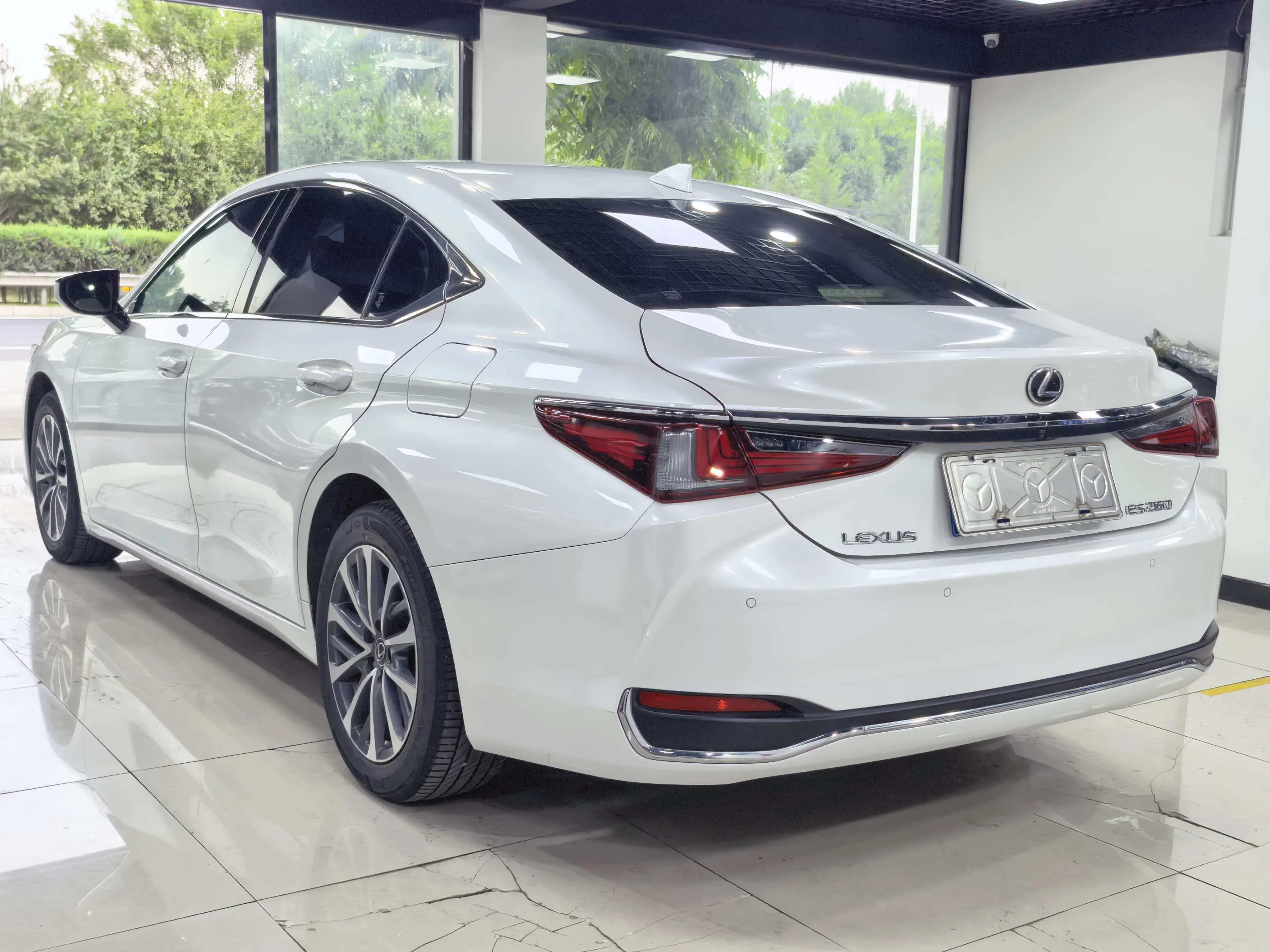 Lexus ES