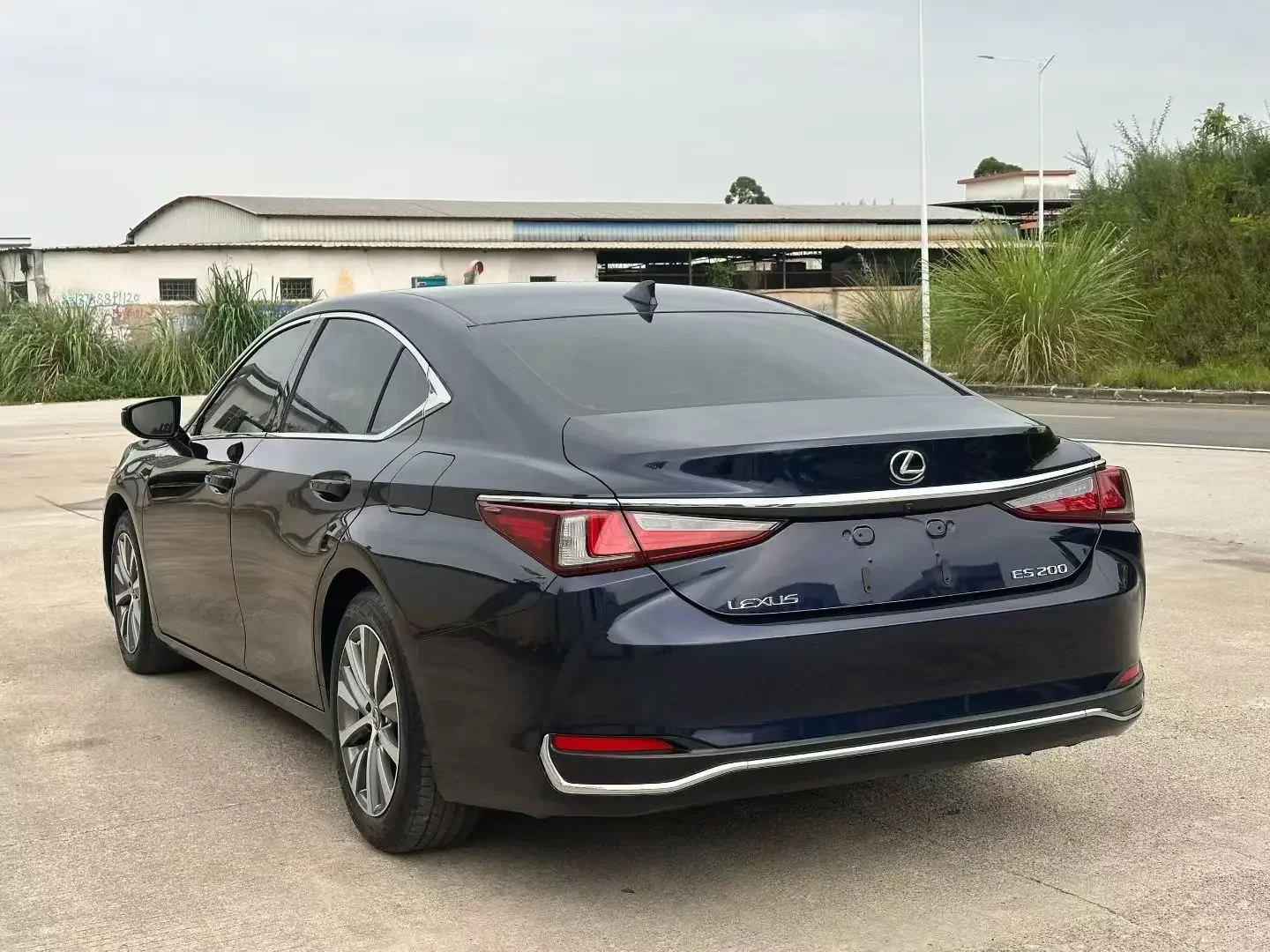 Lexus ES