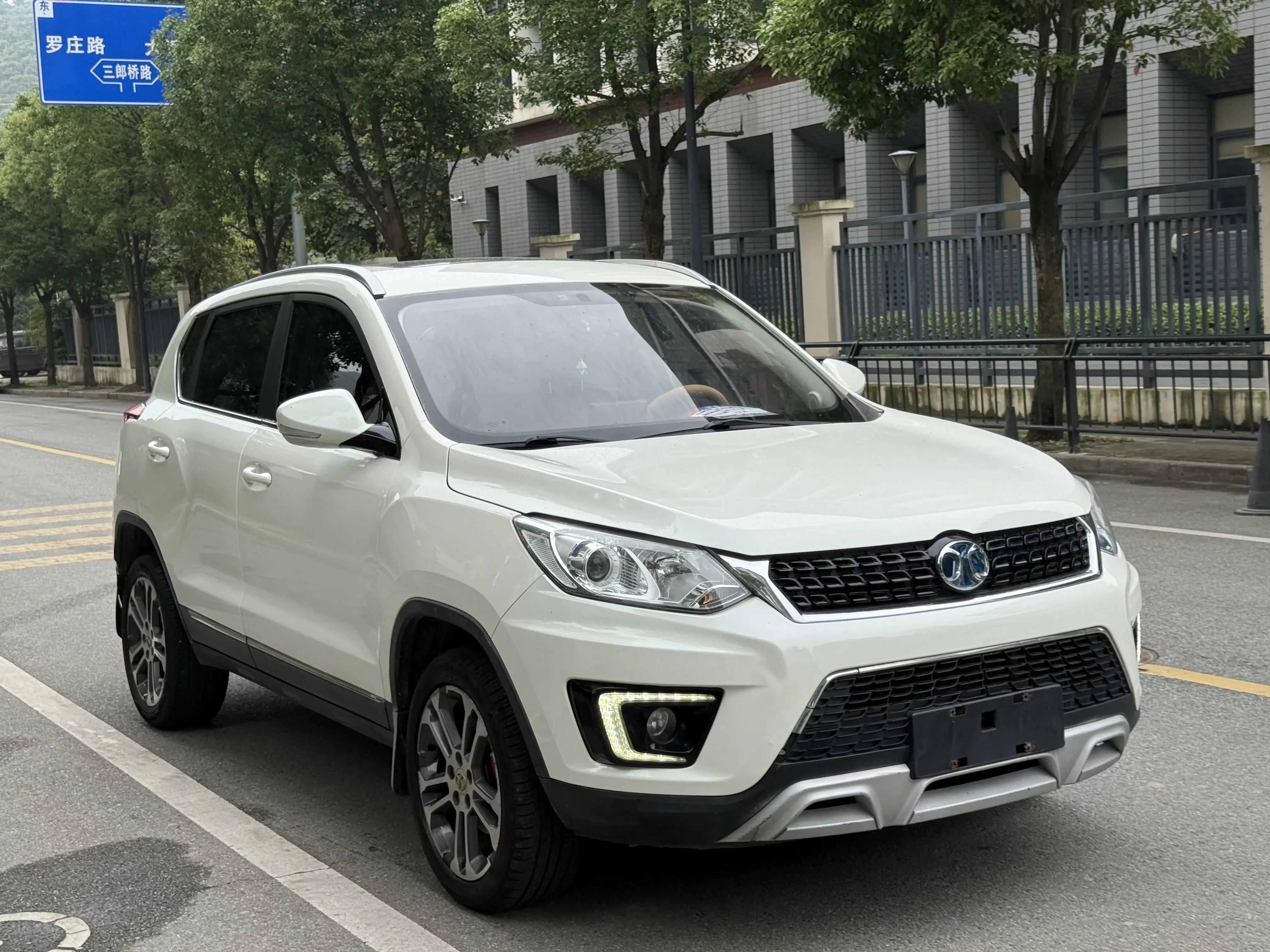 BAIC Shenbao X35