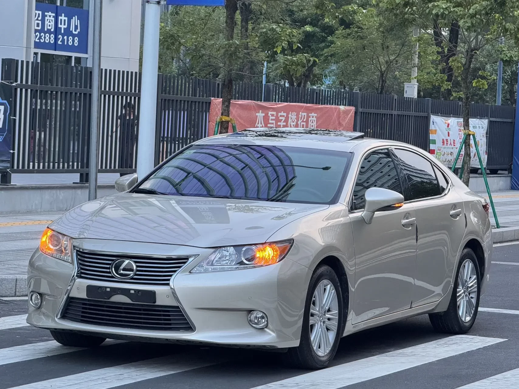 Lexus ES