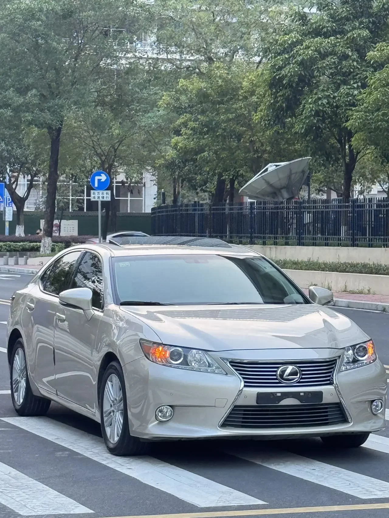 Lexus ES