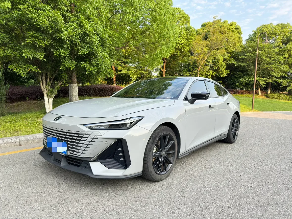 Changan UNI-V  из Китая